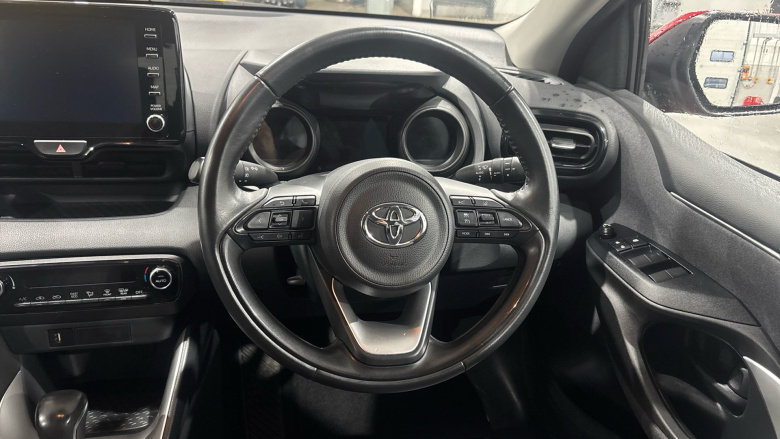 Toyota Yaris 1.5 Hybrid Design 5dr CVT Hybrid Hatchback